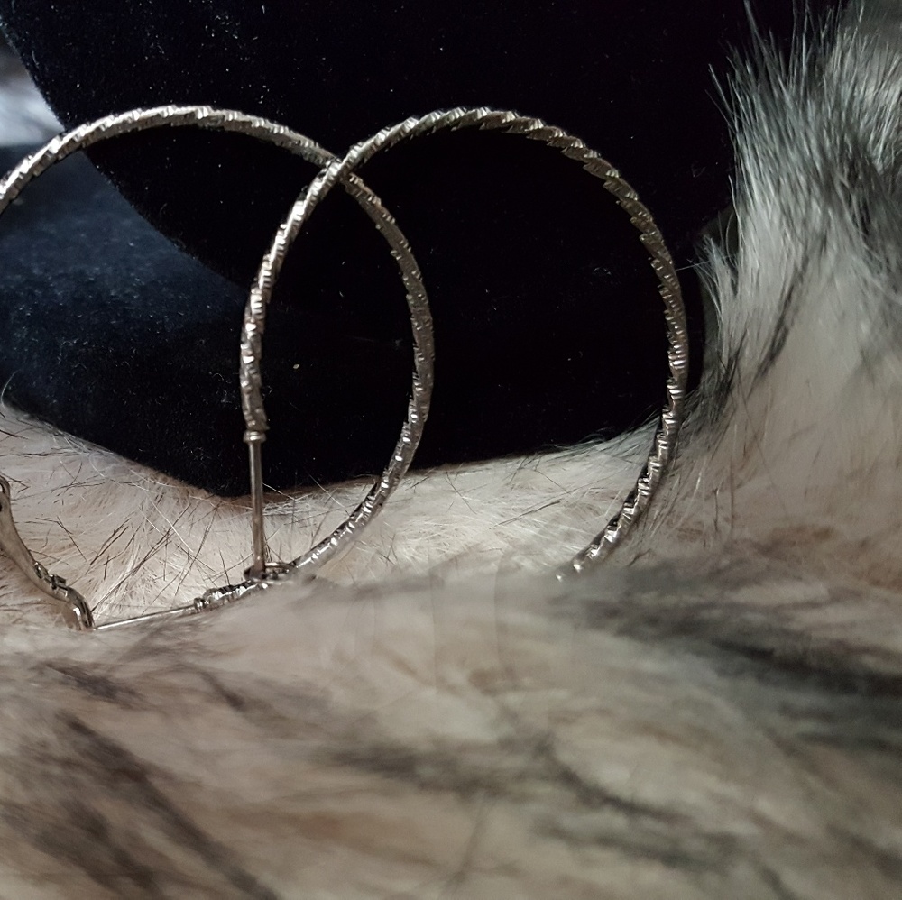 Earings - Picture 4 of 4